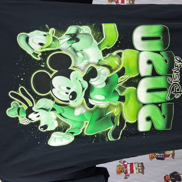 Disney 2020 Mickey & friends glow in the dark graphic black XL park t-shirt - Picture 3 of 5